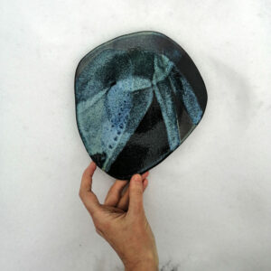 Alternative view of Talerz trójkątny mały - seria Savage Garden